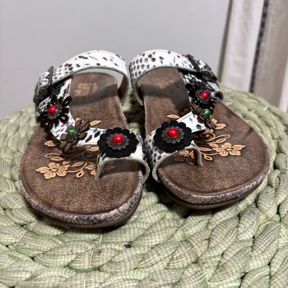 L’Artiste Kindness Gray/White Leather Floral Toe Ring Slide Comfort Sandal NWOB - Picture 4 of 10